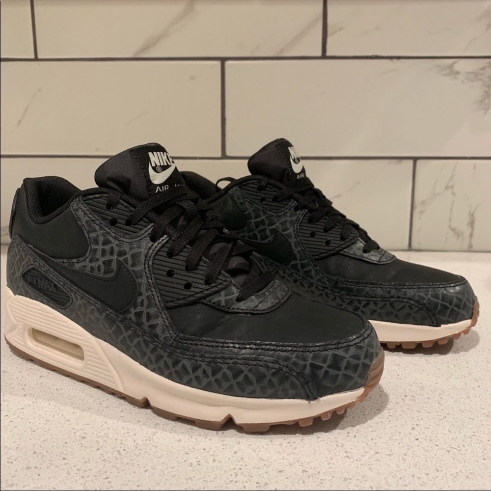 Nike Air Max. Like new. Size 6.5